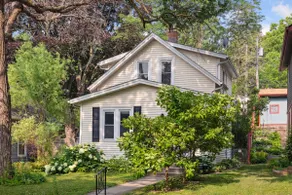 Northeast Cozy Cottage - Image 3
