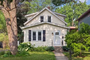Northeast Cozy Cottage - Image 2
