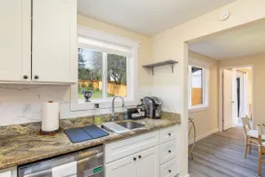 Cheerful 3 Bedrooms Townhouse w/ indoor fireplace - Image 5
