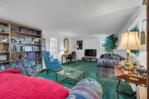 Lovely quiet apartment with large patio and garden - Image 4