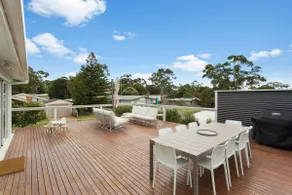Stylish Beach House with 2 Kitchens & Yard - Image 4