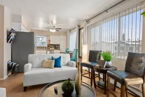 Comfy Classy Alaskan suite - Image 3