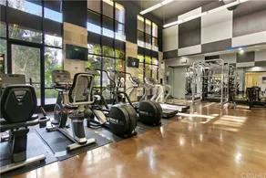 Modern Luxurious Condo by Six Flags Magic Mountain - Image 4