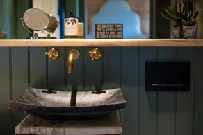 There's a loft - Image 3