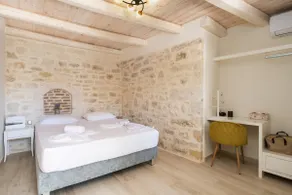 Cozy Secret Home with Jetted Tub - Image 5