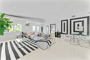 Casa Joia | Heated Pool | 15m Beach | 5m to shul - Image 5