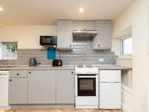Lovely 1 bed apartment with free parking - Pass the Keys - Image 5