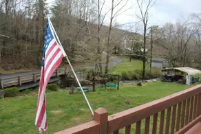 ”Nora Mae's Place” a Charming Creekside Get Away - Image 4