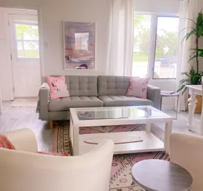 The Rosé Main House - Image 3