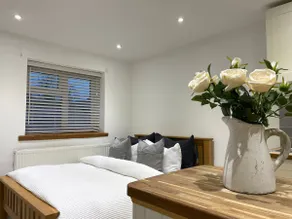 Cozy studio annex near Stonehenge, Amesbury-1 bed - Image 2