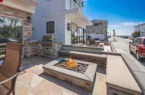 Giant 7 Bedroom Home with 2 separate Condos - Image 3