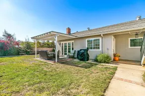 Spacious Ventura Home with yard - Image 4
