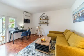 Aryjina kuća, studio with terrace offering sea and mountain views - Image 3