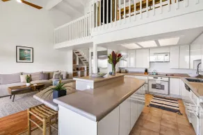 Beautiful spacious ocean and mountain view condo. - Image 4