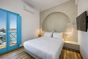 Cyano Luxury Suite - Image 3