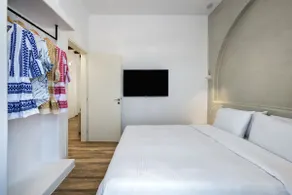 Cyano Luxury Suite - Image 4