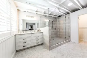 Incredible Beach Bungalow with Hot Tub - Image 3