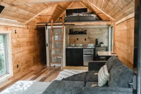 Secluded Cabin, Couples Getaway. Mins from I-71. - Image 3