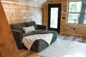 Secluded Cabin, Couples Getaway. Mins from I-71. - Image 5