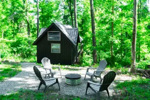 Secluded Cabin, Couples Getaway. Mins from I-71. - Image 2