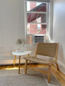 Cozy 2 Bedroom Apartment Overlooking Park - Image 5