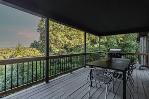 The Lakeview Hangar - Image 4