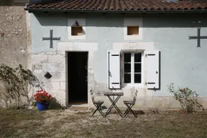 French rural bliss in a 2 bedroom cottage sleeps 4 - Image 4