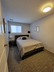 Lovely 2 bedroom Condo with free parking - #2 - Image 3