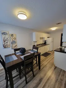 Lovely 2 bedroom Condo with free parking - #2 - Image 4