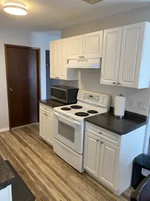 Lovely 2 bedroom Condo with free parking - #2 - Image 5