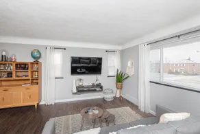 ”Vintage Vibes” 2 BR, 1 Bath w/ Laundry & Parking - Image 2