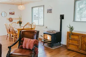 Modern mountain cabin in Calaveras County - Image 2