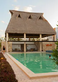 Cozy beach house with pool and private club - Image 4