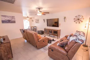 Amazing Modern Ranch Theme House! 4 Bed & 2 Baths! - Image 3