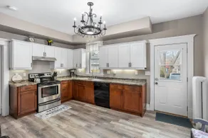 ♥ Cozy historic 3BR w/ bridge view! Sleeps 7 ♥ - Image 5