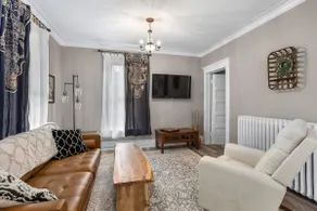 ♥ Cozy historic 3BR w/ bridge view! Sleeps 7 ♥ - Image 2