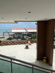 Sophisticated apartment by the sea - Image 4