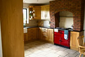 Spacious 4 bedroom house in idyllic rural setting. - Image 2