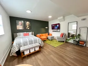 Railyard on 4th~Downtown Studio Apt w/ Kitchenette - Image 2