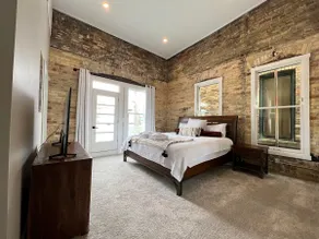 New Historic High Ceiling Condo - Heart of Cherry - Image 3