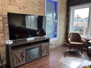 New Historic High Ceiling Condo - Heart of Cherry - Image 4