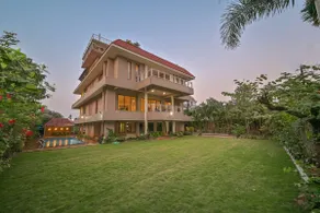 10 Hill Top Villa with Private Pool - Image 2