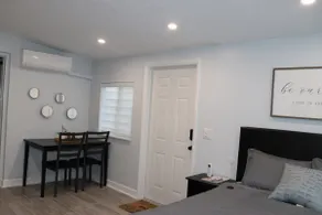 Comfy 1-BR Studio in South Florida Near beach - AC, Washing Machine, Netflix - Image 4