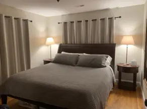 Sure Beats a Hotel -Walk to Duke/Dwntwn- King Bed - Image 2