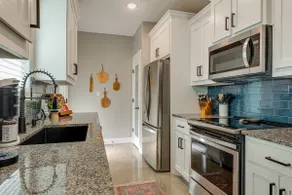 The Gray Burrow: Cozy, Pet friendly in Denison - Image 3