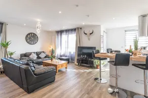 ⭐ Beautiful Apartment, Free ⭐ Parking,⭐ Balcony⭐ - Image 5