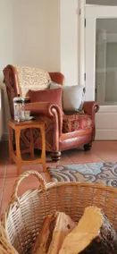 Lovely 3 Bedroom Cottage with Wood Burning Stove - Image 4