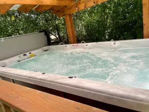 SOCO, Big 5BR, SwimSpa-seats 10, Sauna, 7 Beds - Image 3