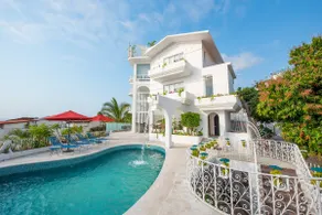 LA CASA BLANCA STUDIO #1, POOL + PRIME VIEWS - Image 3