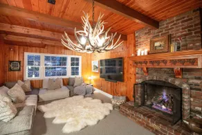 European Styled Cottage 4BR/3Bath Comfy Cozy - Image 4